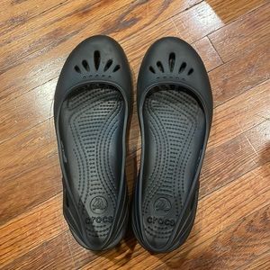 Crocs sling back shoes
